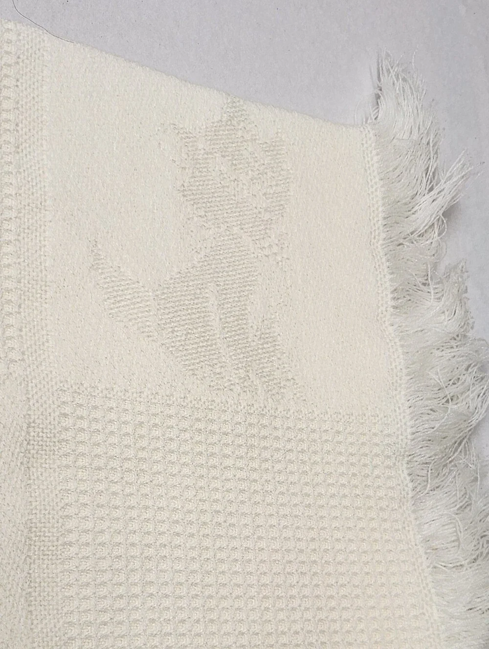 Vintage Ivory Waffle Knit Baby Blanket - Woven Cat Motif & Soft Fringe Throw